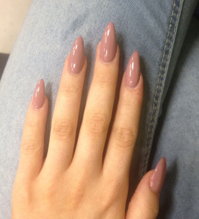 Round Up Of The Prettiest Almond Nails On