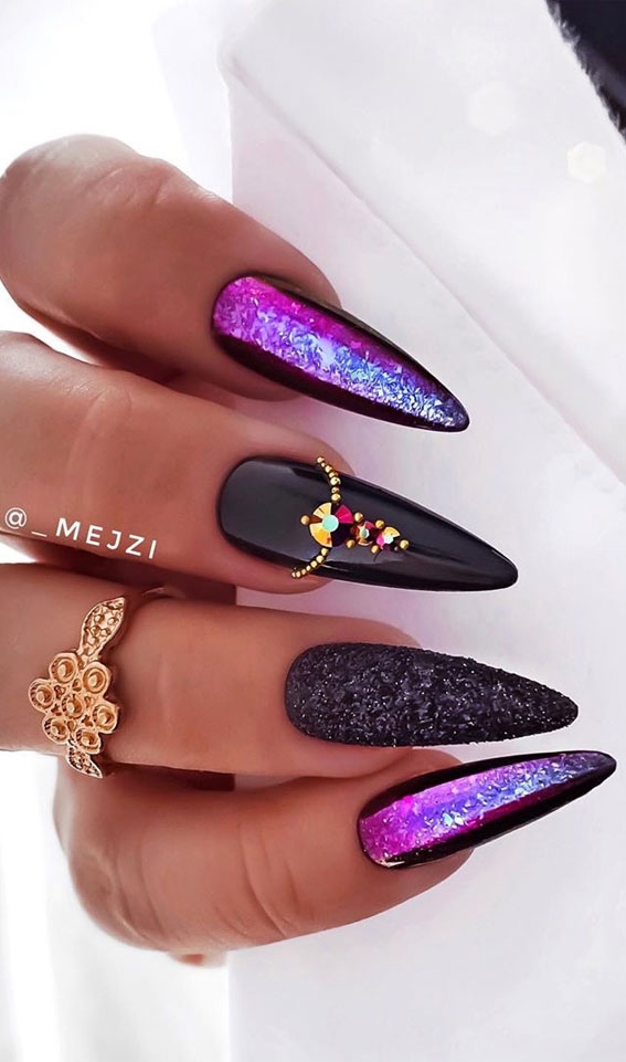 Beautiful Nail Design Ideas To Wear In Fall Black And Purple