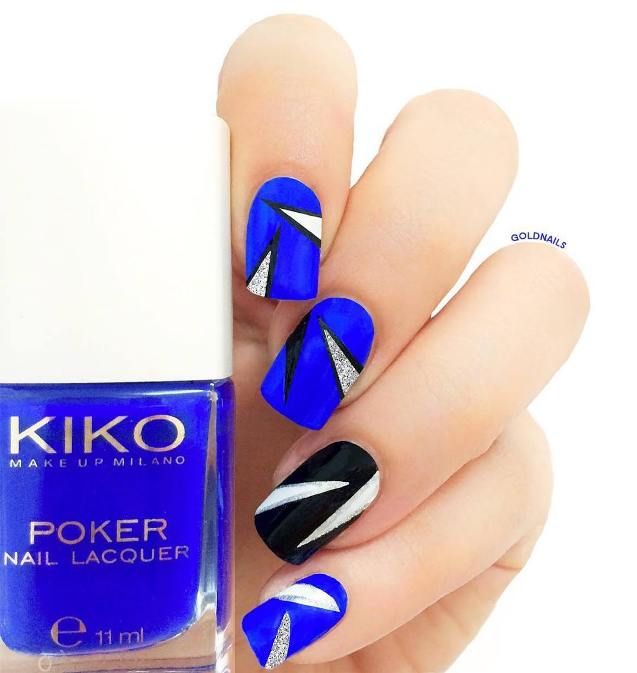 Experience The Glamorous Style Of Royal Blue Nail Designs