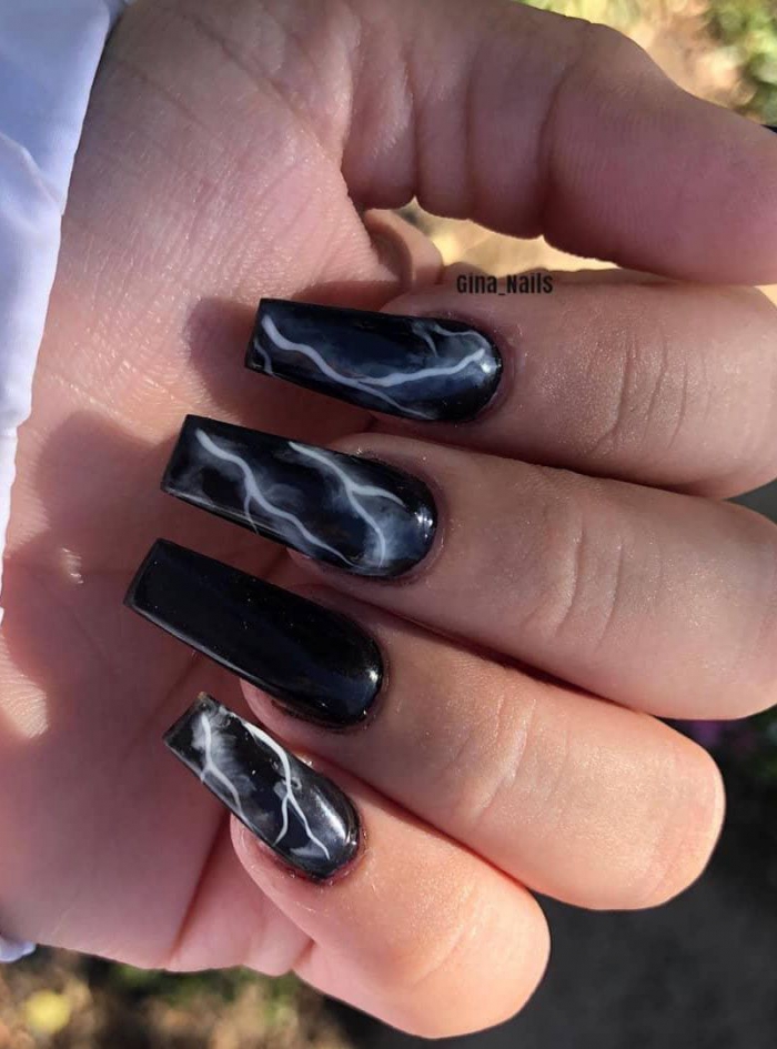 Trendy Black Marble Nails To Express Your Personality