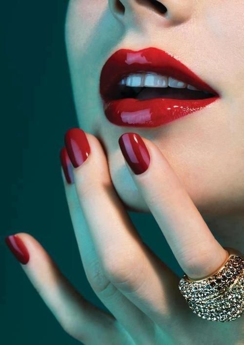 Red Nails Beauty