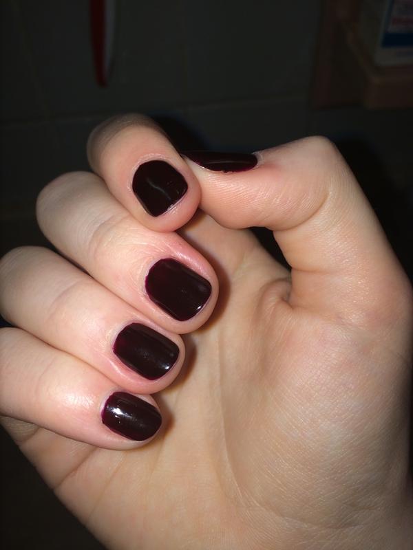 Dark Red Gel Nails Polish