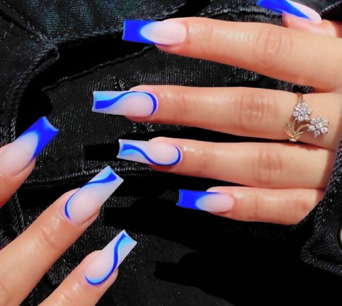 Glamorous Royal Blue Nails To Electrify Your Look