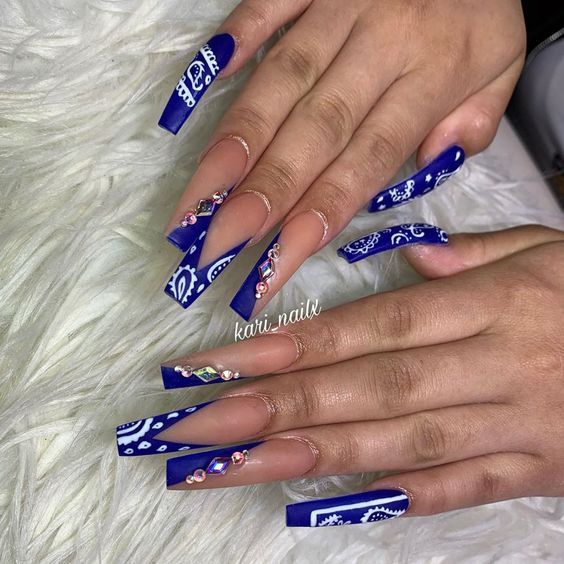 Stunning Dark Blue Nails To Rock This Fall